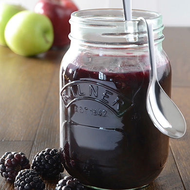 apple and blackberry jam in kilner jar